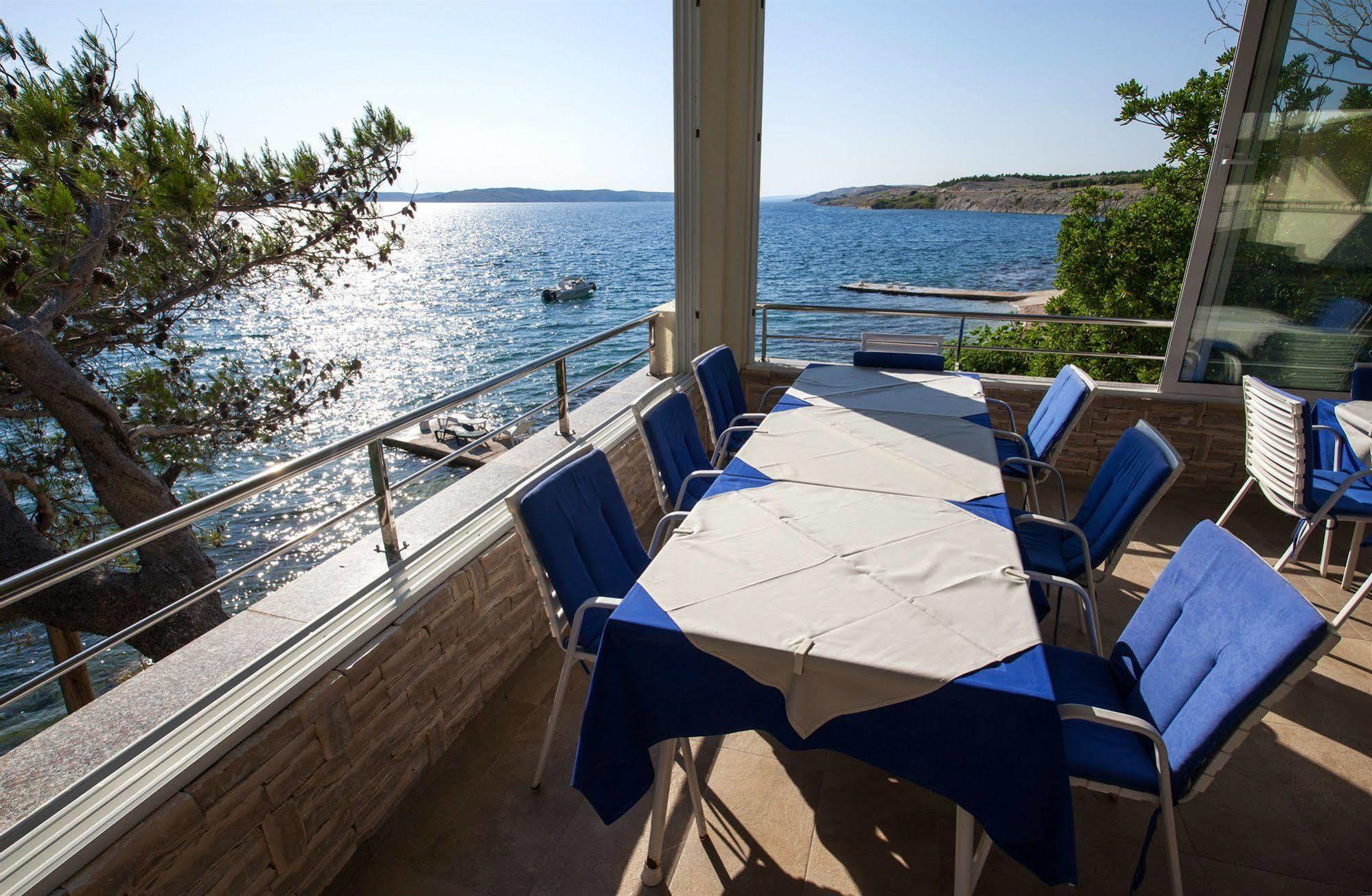 Hotel Vila 4M Razanac Exterior photo